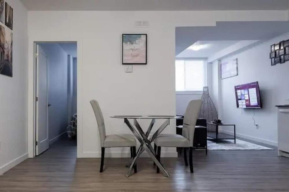 Photo of Livingroom in Ottawa Division