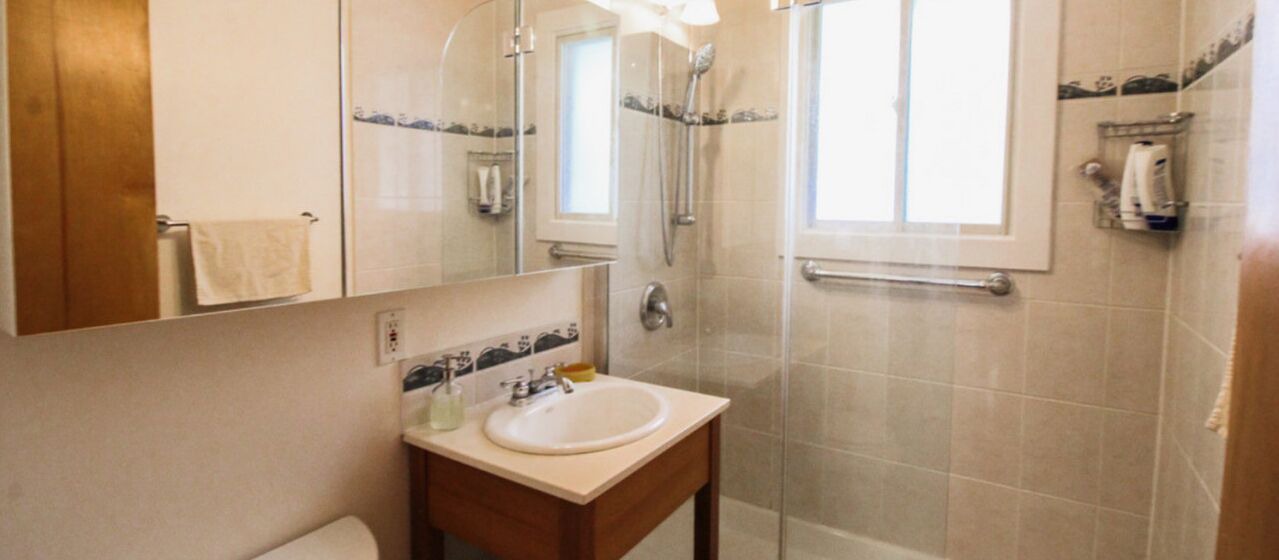 Photo of Bathroom in Sunnyside