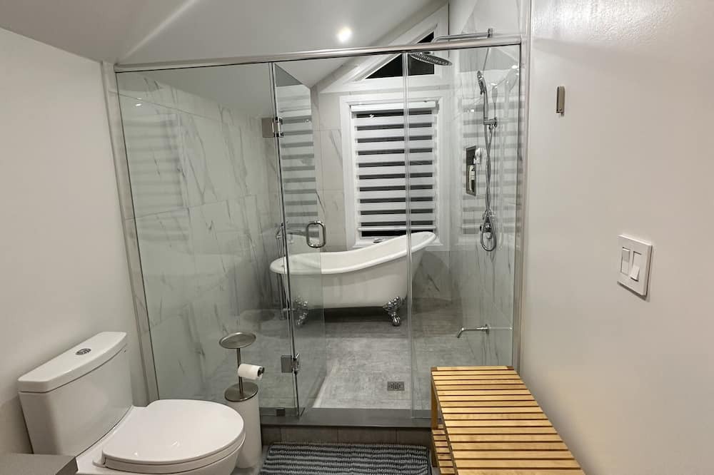 Photo of Bathroom in Innisfil