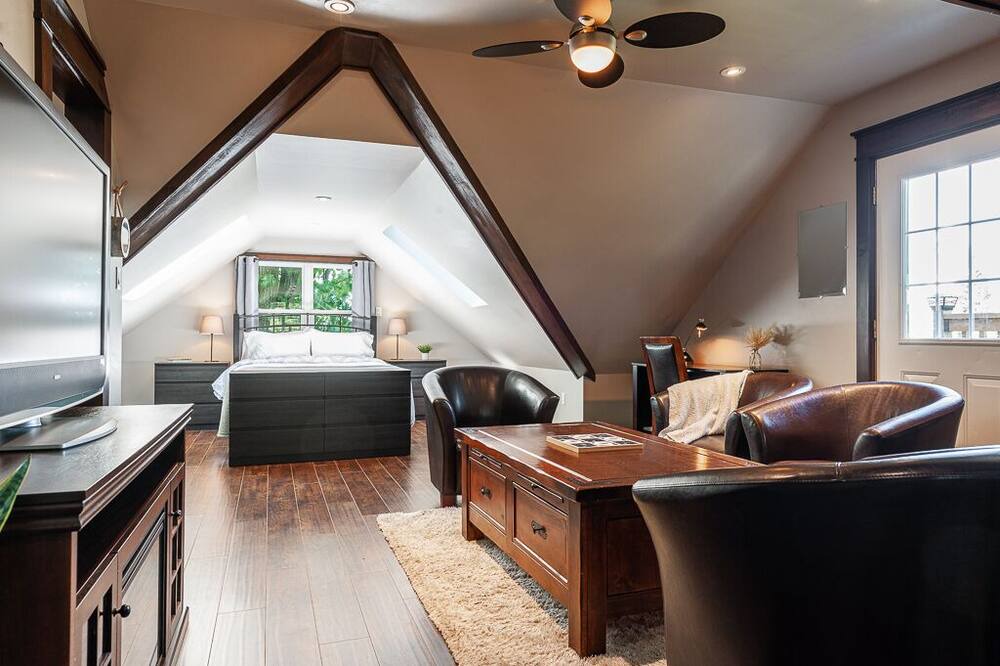 Photo of Livingroom in Perth East