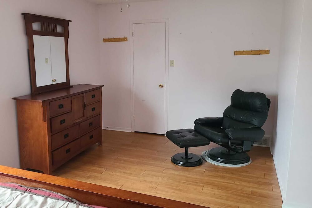Photo of Bedroom in Ottawa Division