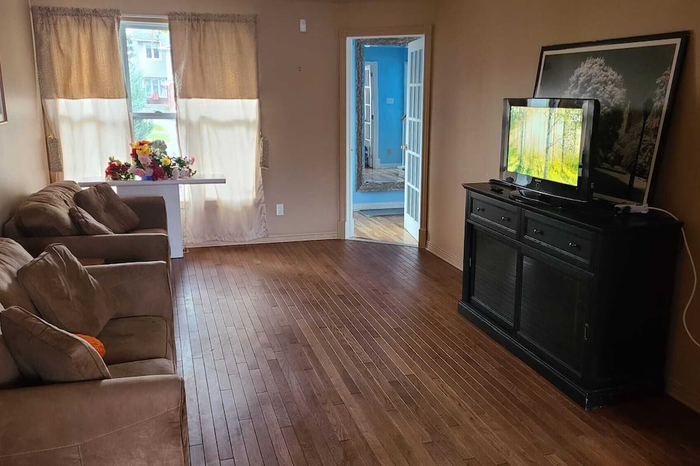Photo of Livingroom in Ottawa Division