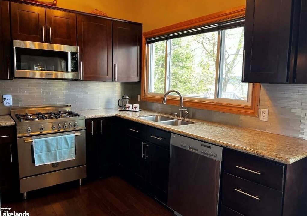 Photo of Kitchen in Dysart et al