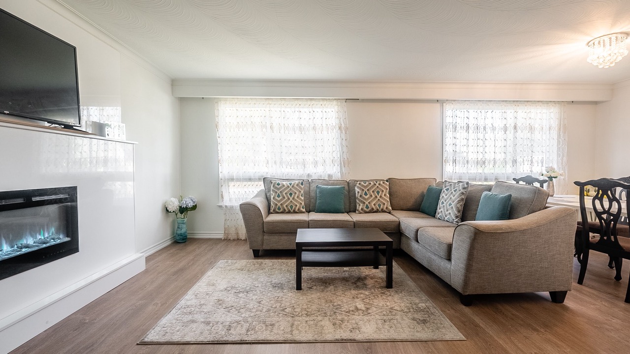 Photo of Livingroom in Aurora