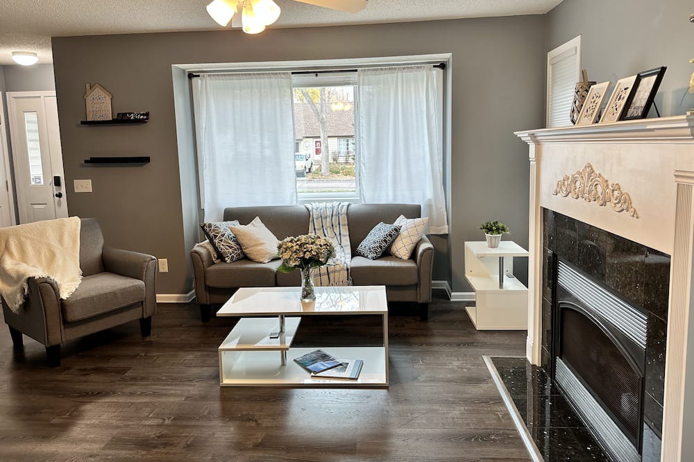 Photo of Livingroom in Richfield
