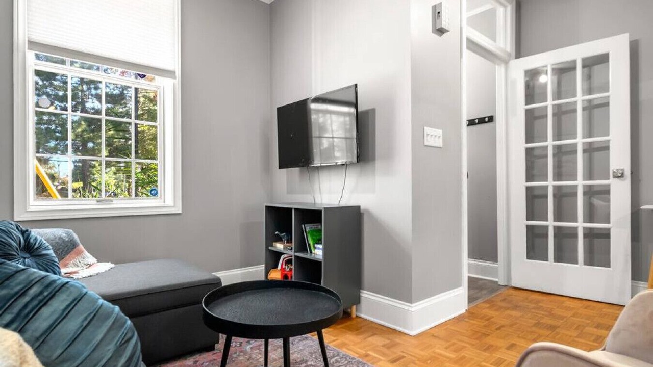 Photo of Livingroom in Kingston