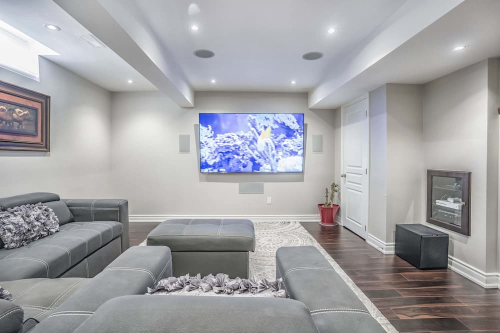 Photo of Livingroom in Markham