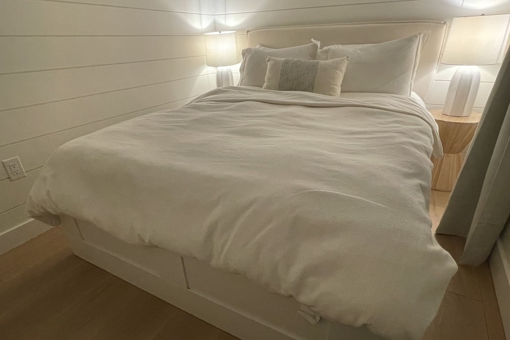Photo of Bedroom in Lambton Shores