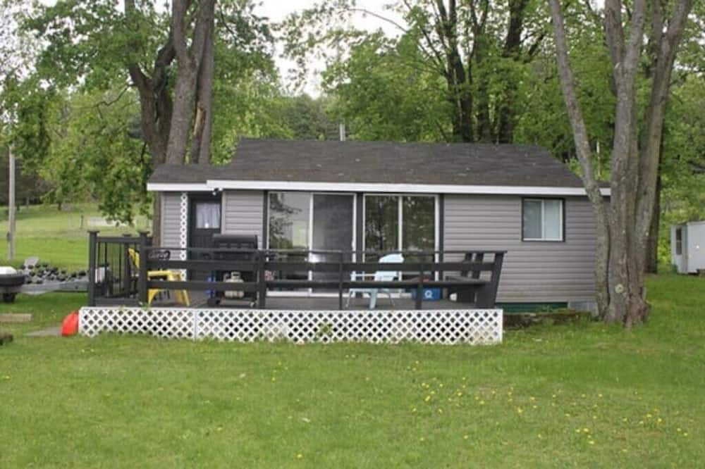 Photo of Outdoor in Centre Hastings