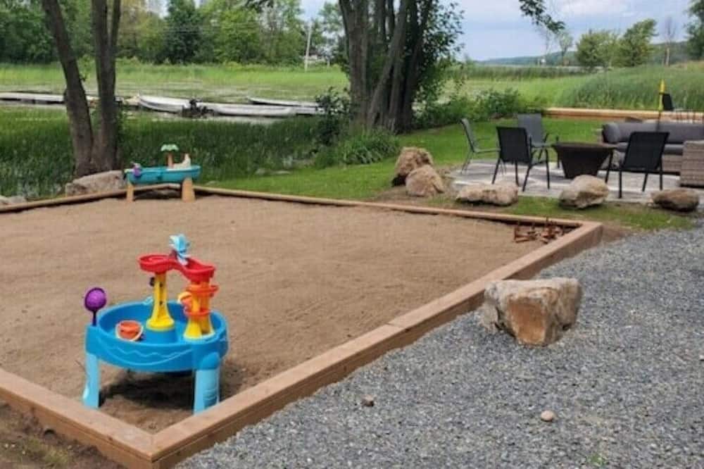 Photo of Outdoor in Centre Hastings