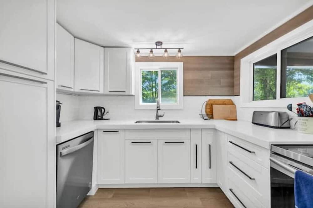 Photo of Kitchen in Centre Hastings