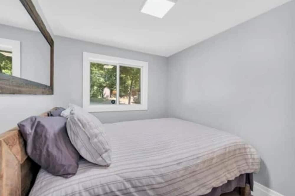 Photo of Bedroom in Centre Hastings
