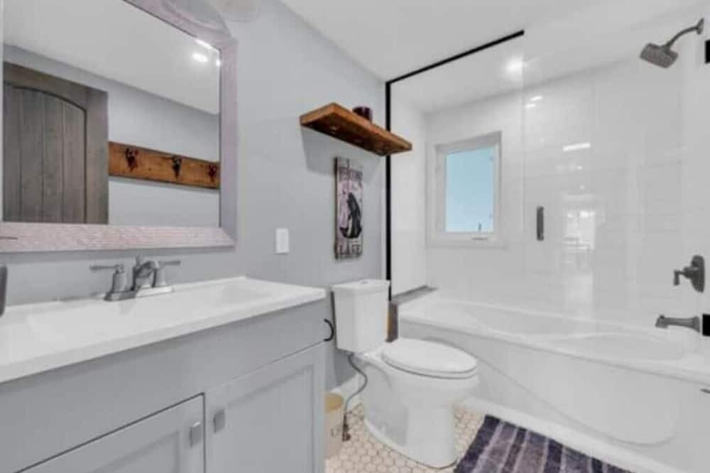 Photo of Bathroom in Centre Hastings