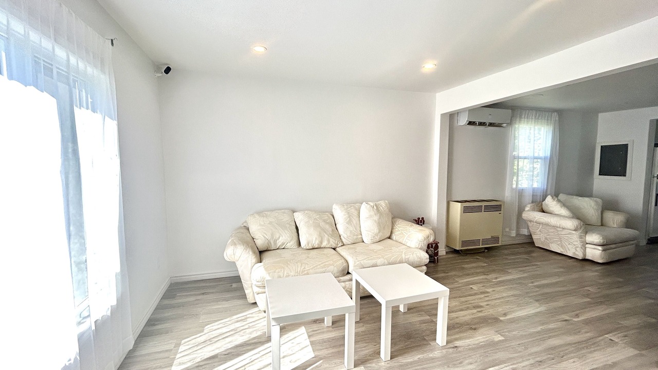Photo of Livingroom in East Windsor