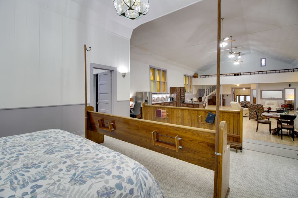 Photo of Bedroom in Hill City