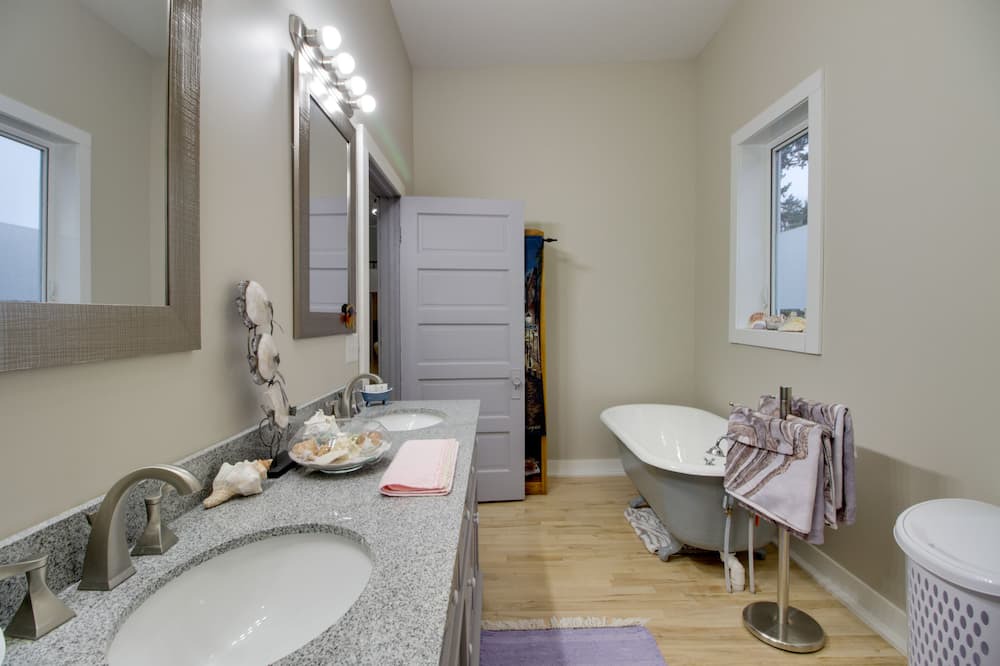 Photo of Bathroom in Hill City