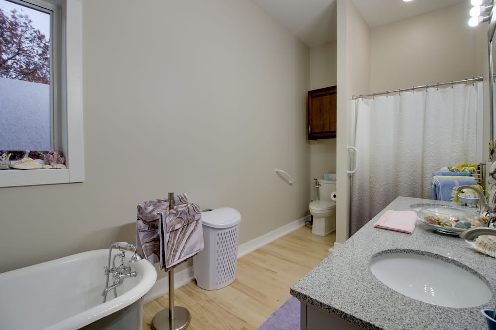 Photo of Bathroom in Hill City
