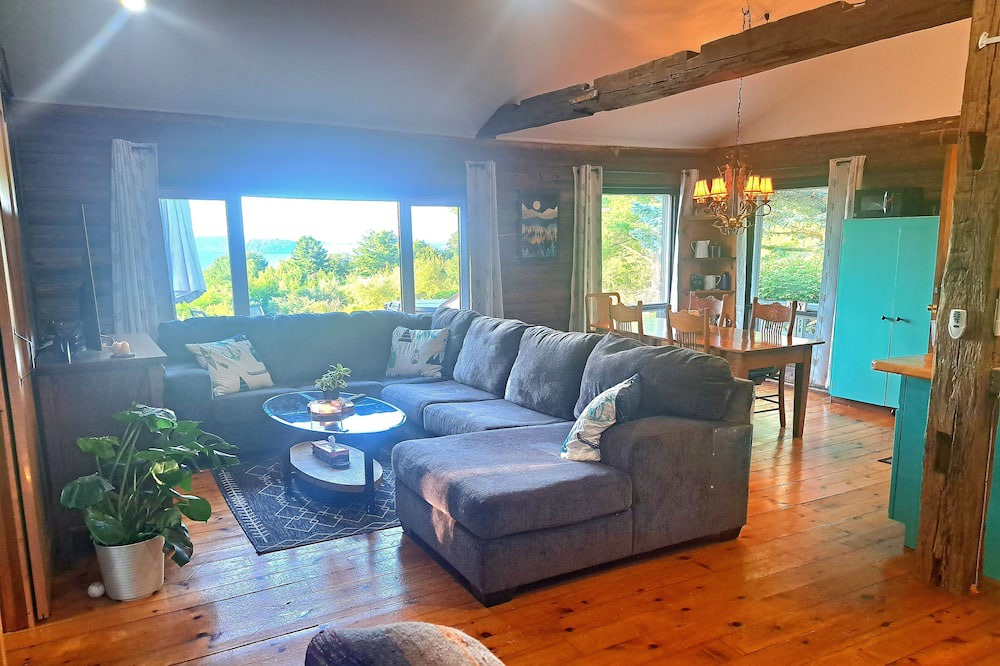 Photo of Livingroom in Gores Landing