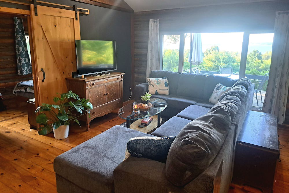 Photo of Livingroom in Gores Landing