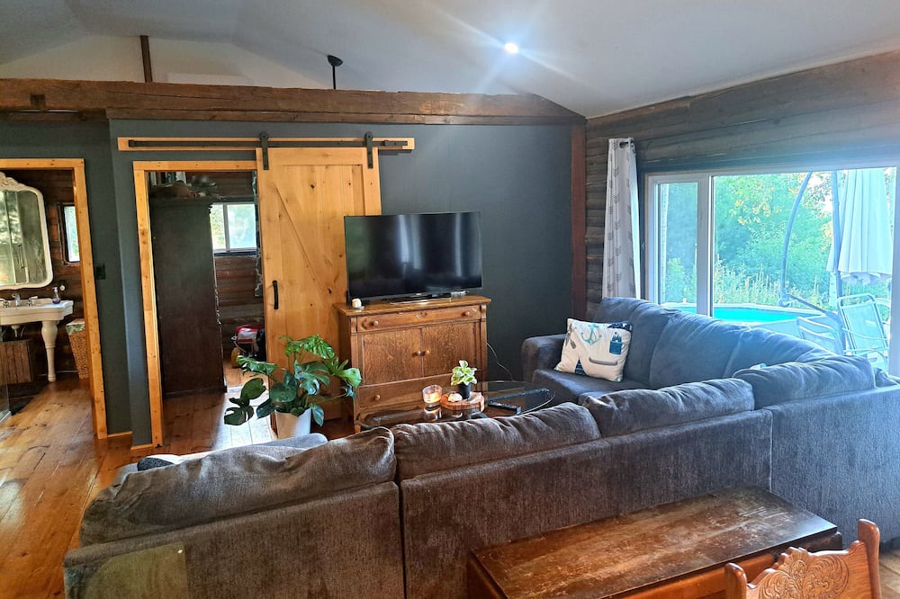 Photo of Livingroom in Gores Landing