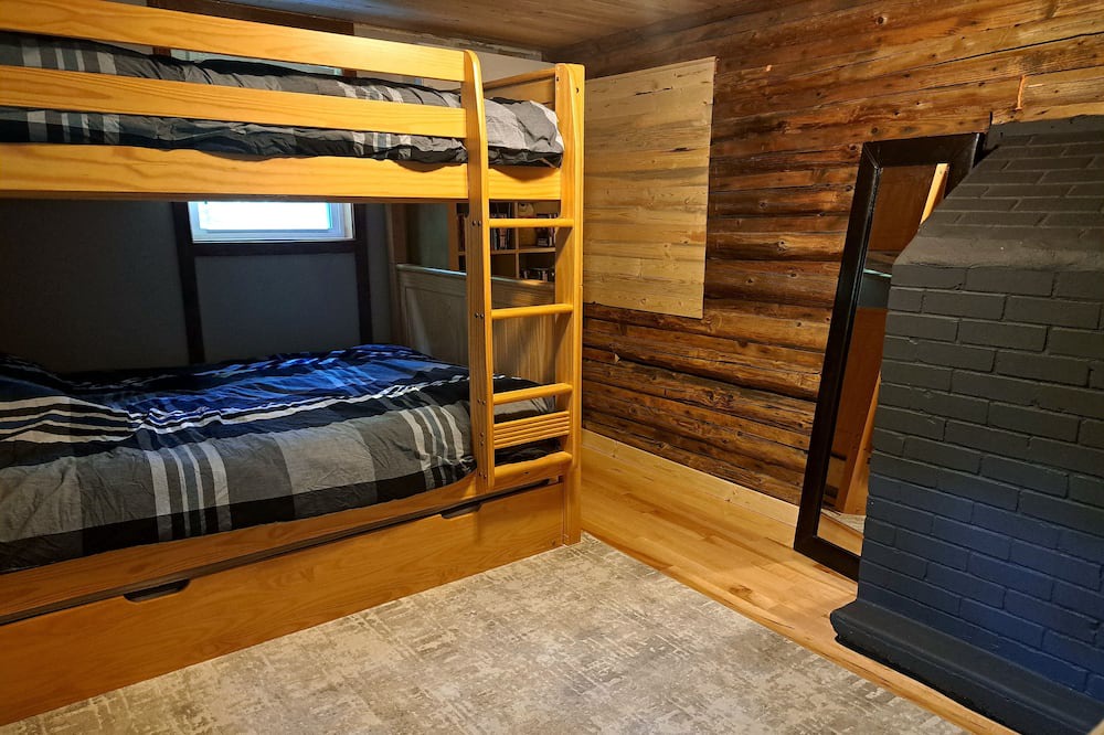 Photo of Bedroom in Gores Landing