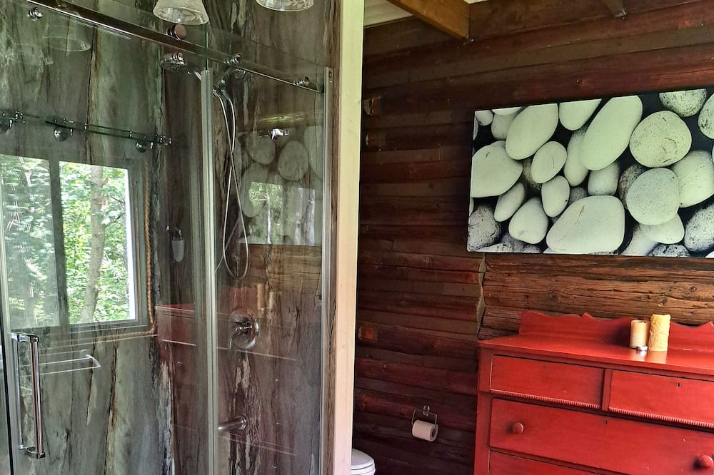 Photo of Bathroom in Gores Landing