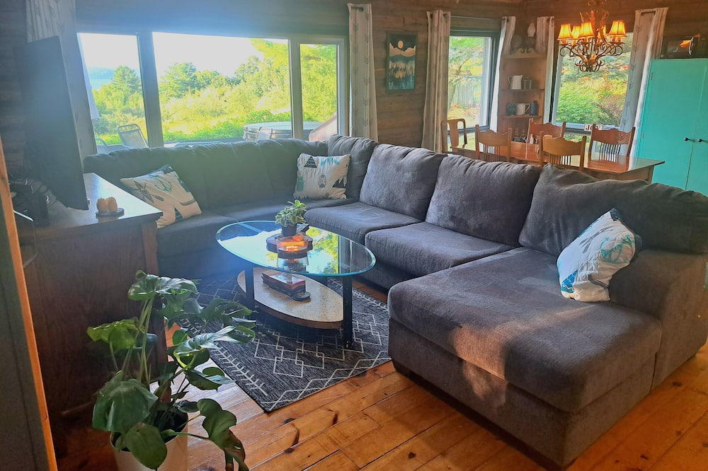 Photo of Livingroom in Gores Landing