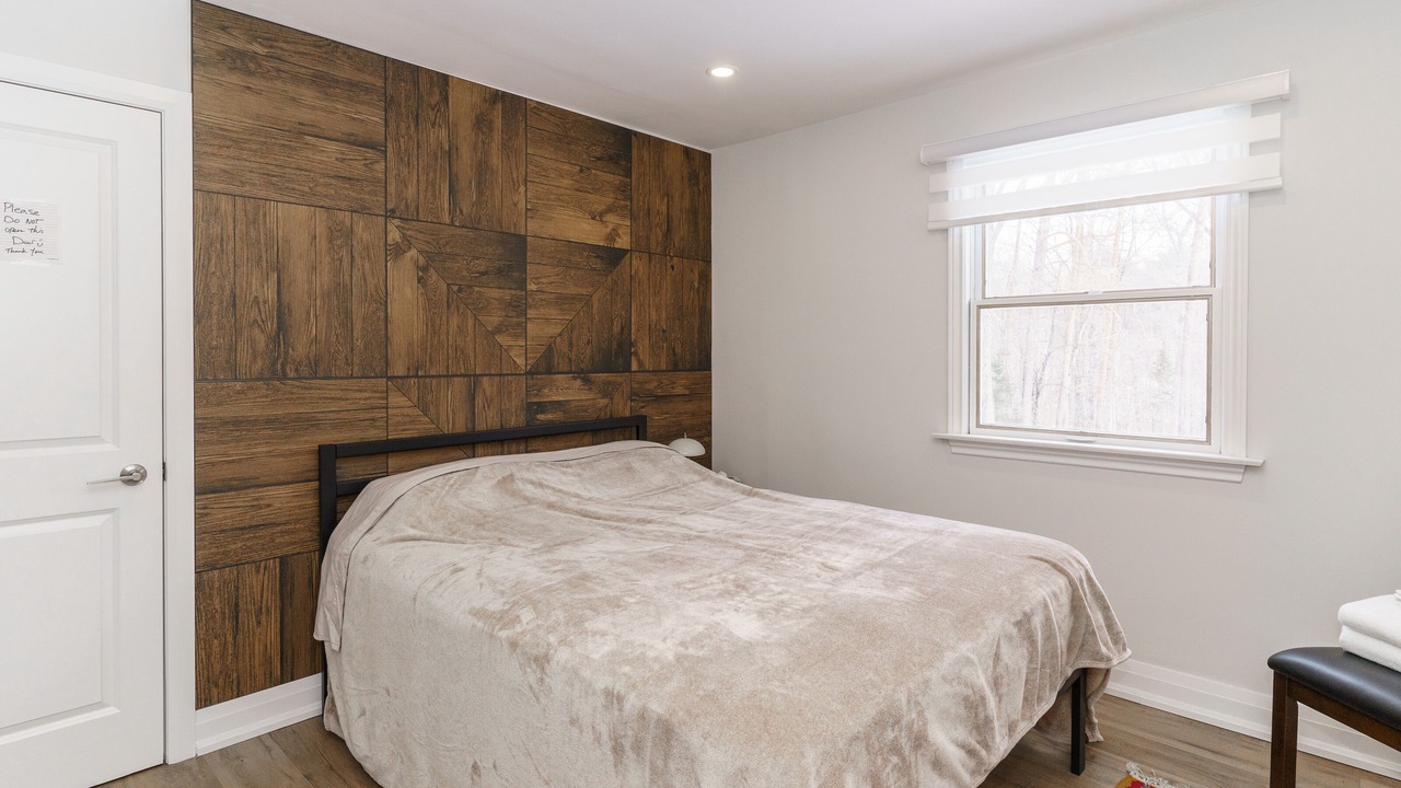 Photo of Bedroom in Lake of Bays