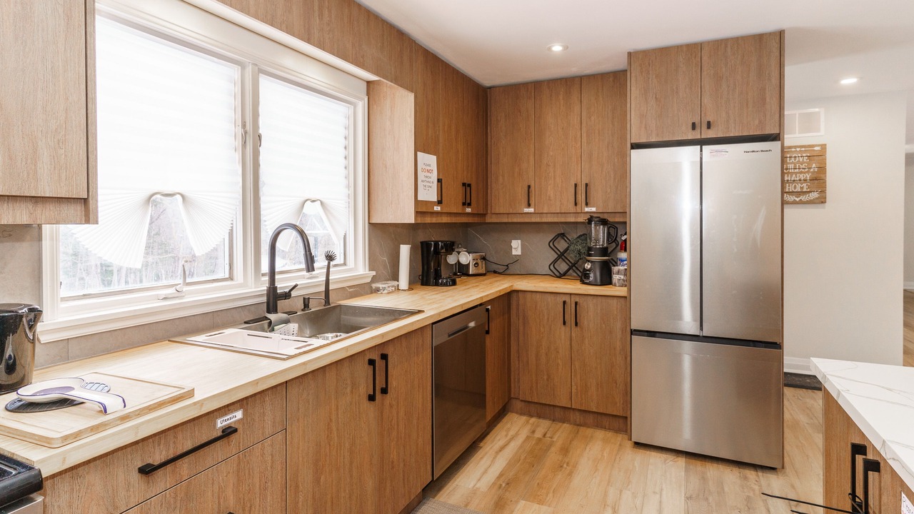 Photo of Kitchen in Lake of Bays