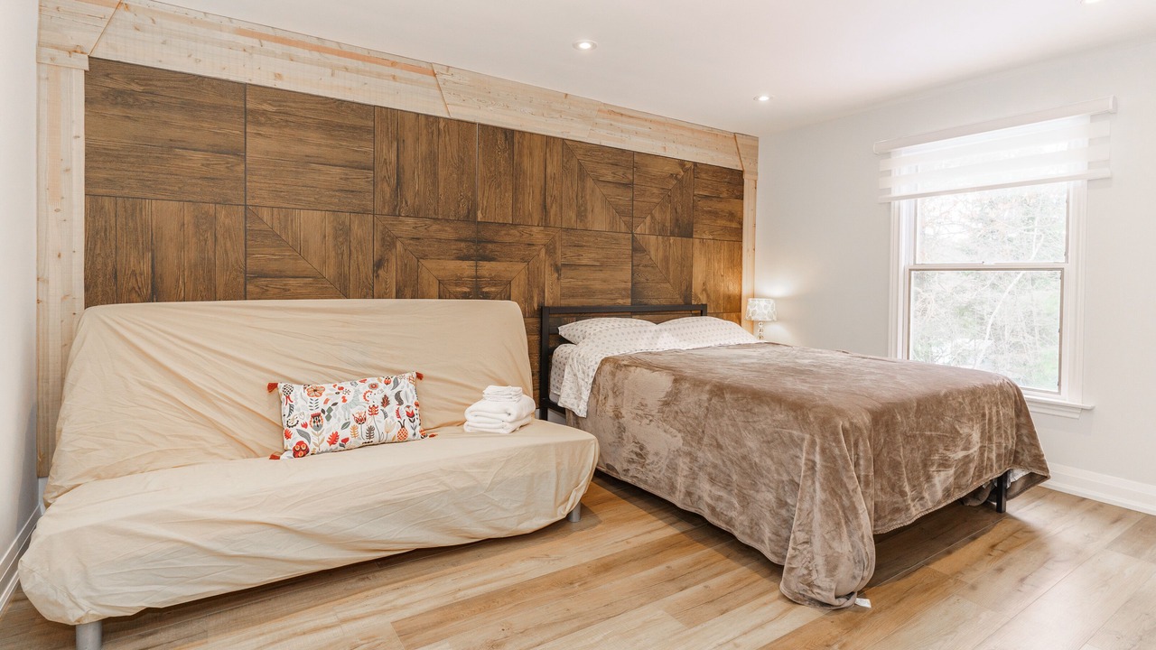 Photo of Bedroom in Lake of Bays