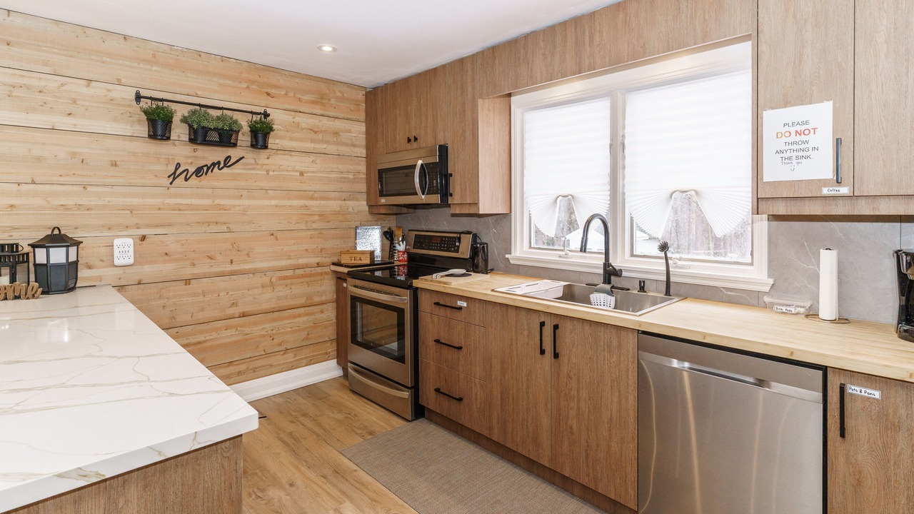 Photo of Kitchen in Lake of Bays