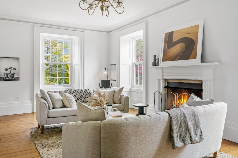 Photo of Livingroom in Guelph/Eramosa