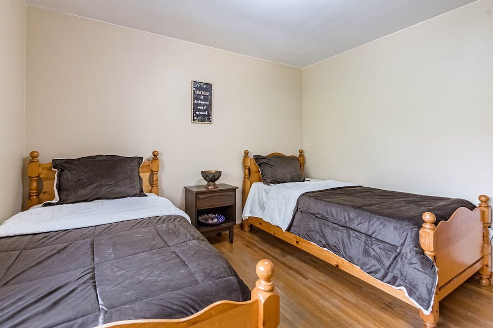 Photo of Bedroom in Clarkson-Lorne Park