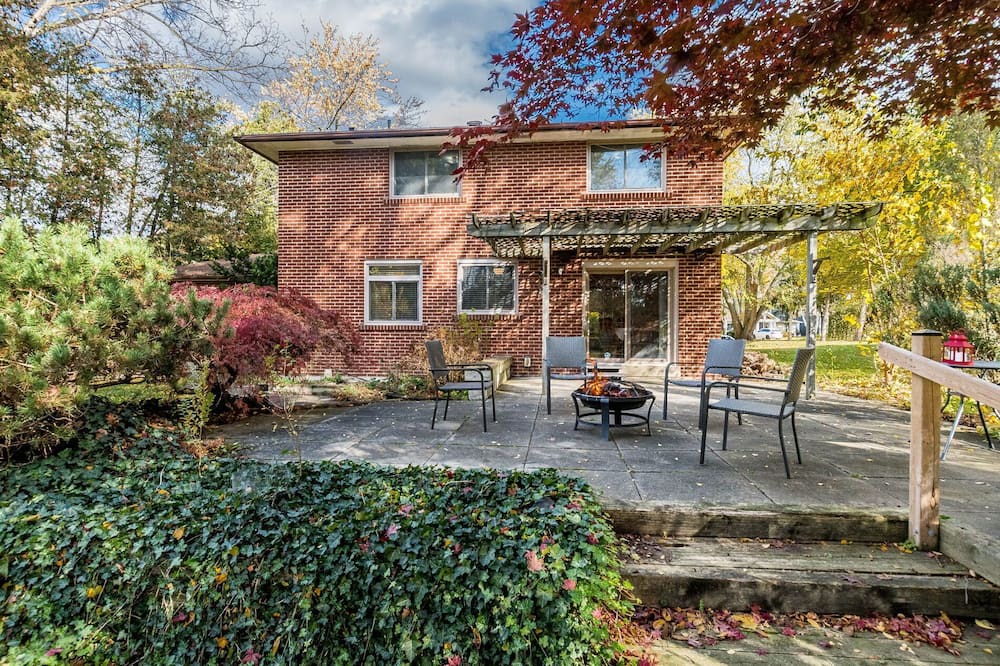 Photo of Outdoor in Clarkson-Lorne Park