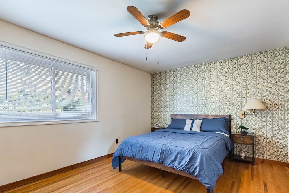 Photo of Bedroom in Clarkson-Lorne Park