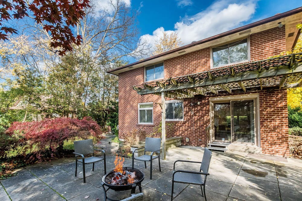 Photo of Patio Balcony in Clarkson-Lorne Park