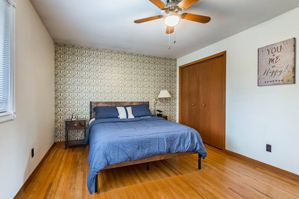 Photo of Bedroom in Clarkson-Lorne Park