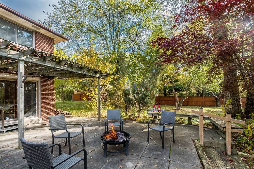 Photo of Patio Balcony in Clarkson-Lorne Park