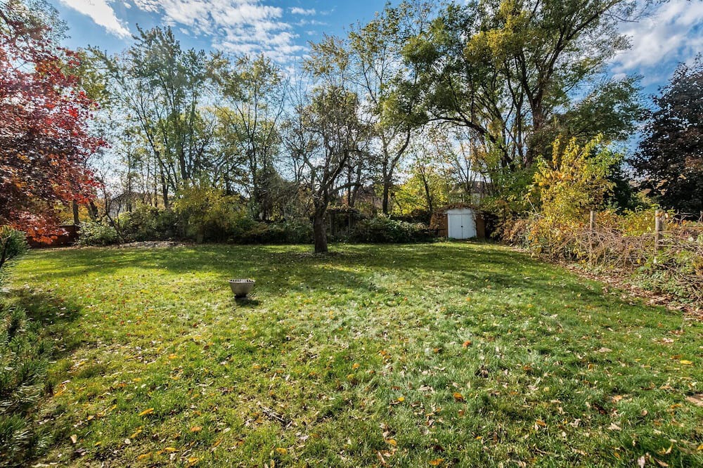 Photo of Outdoor in Clarkson-Lorne Park