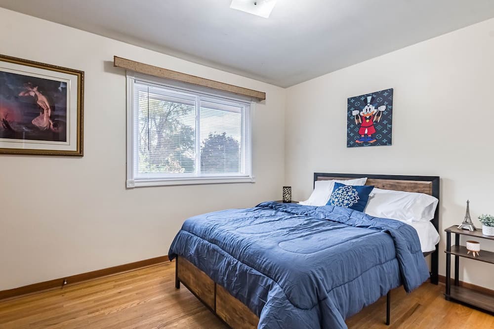 Photo of Bedroom in Clarkson-Lorne Park