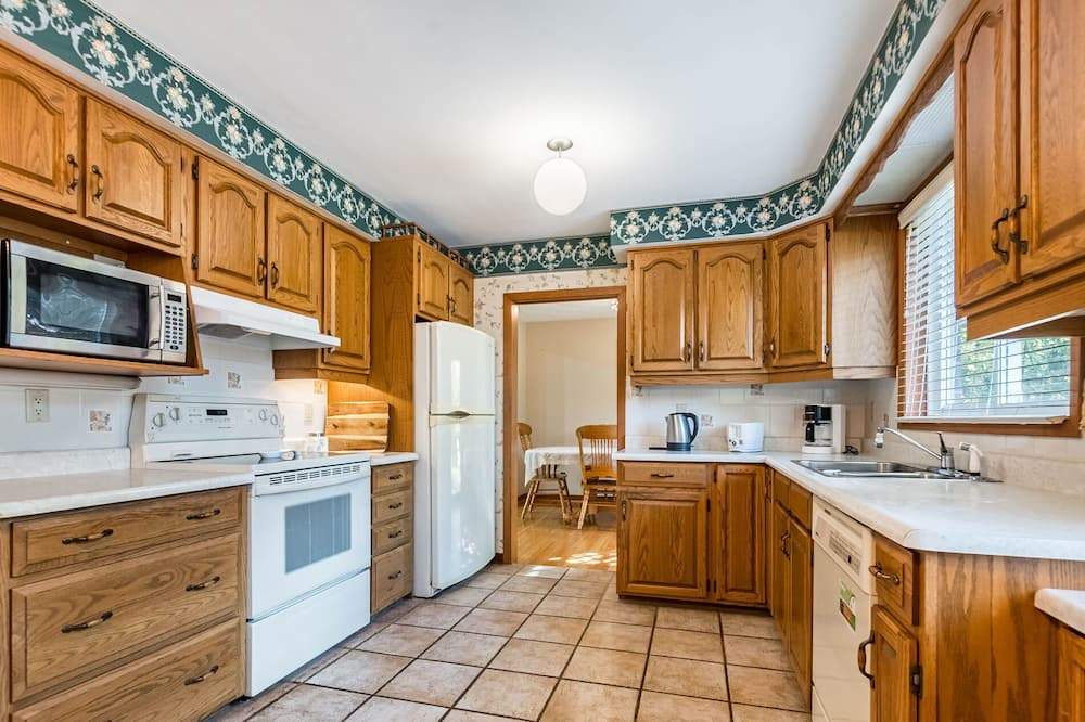 Photo of Kitchen in Clarkson-Lorne Park