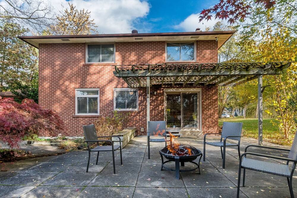 Photo of Outdoor in Clarkson-Lorne Park