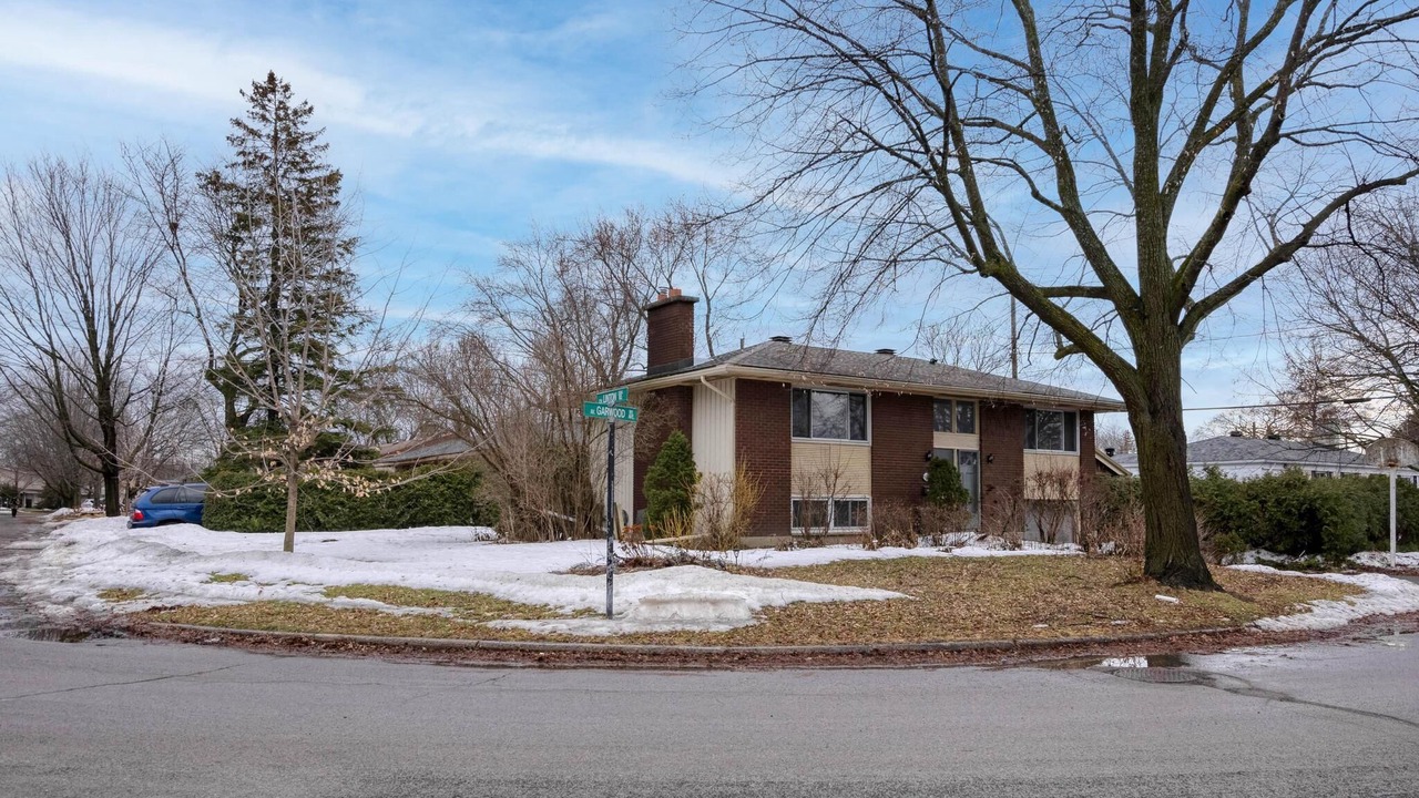 Photo of Outdoor in Ottawa Division