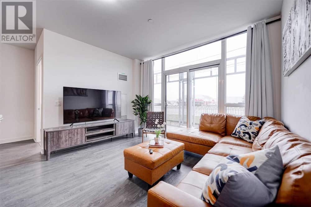Photo of Livingroom in Central Erin Mills