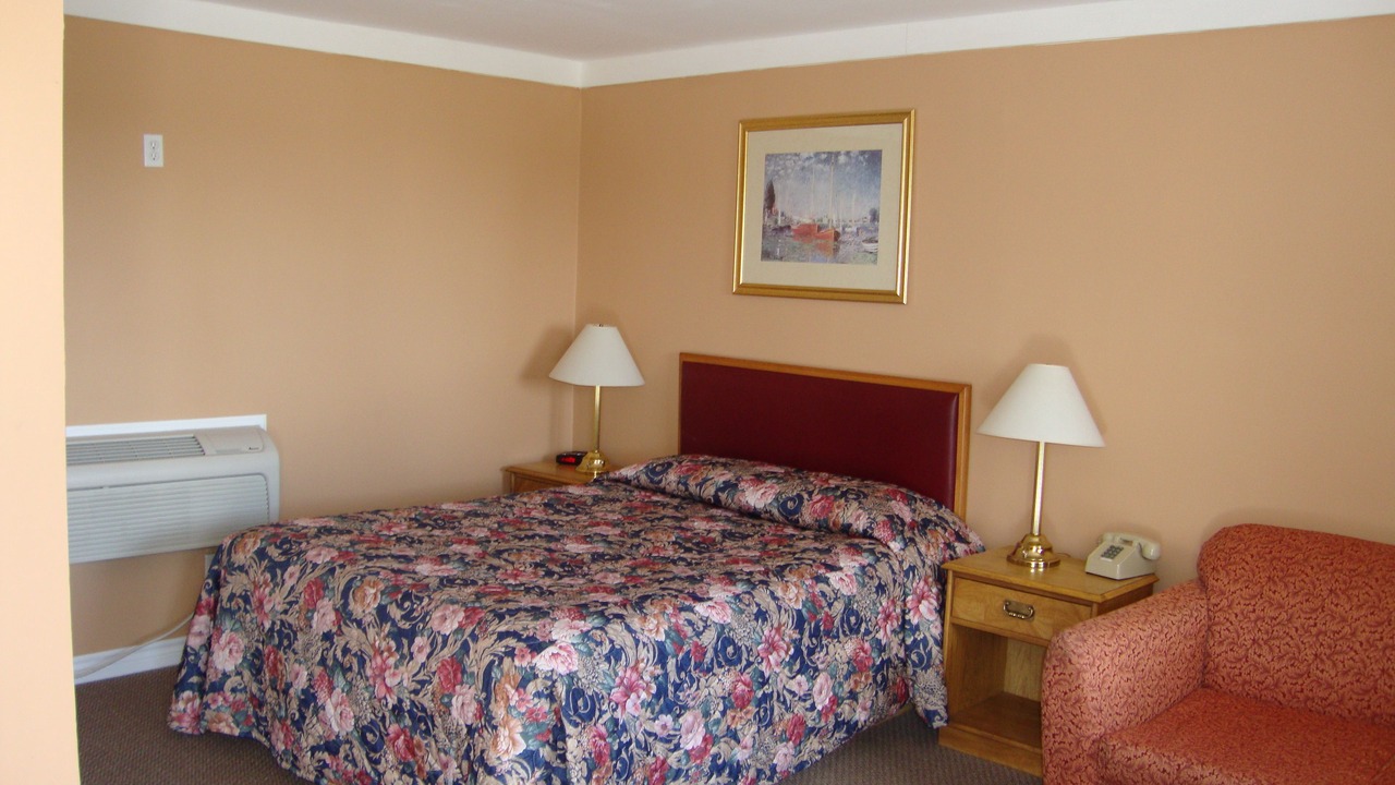 Photo of Bedroom in Napanee