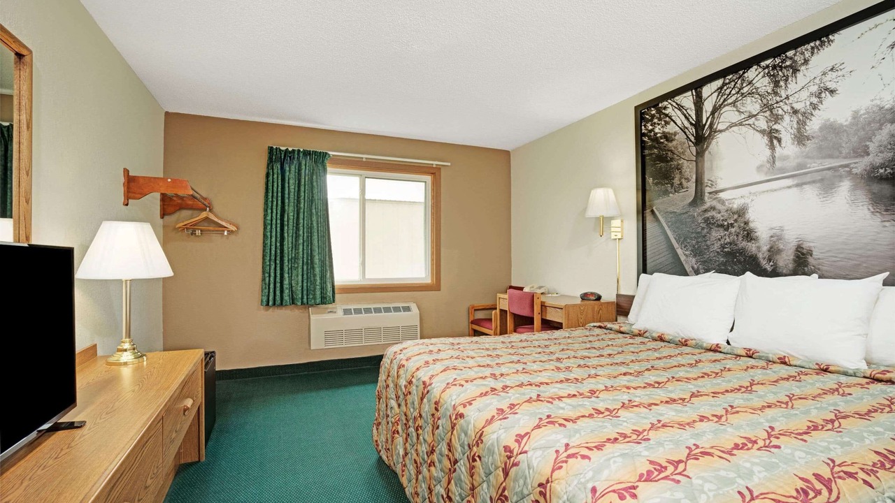 Photo of Bedroom in Rogers