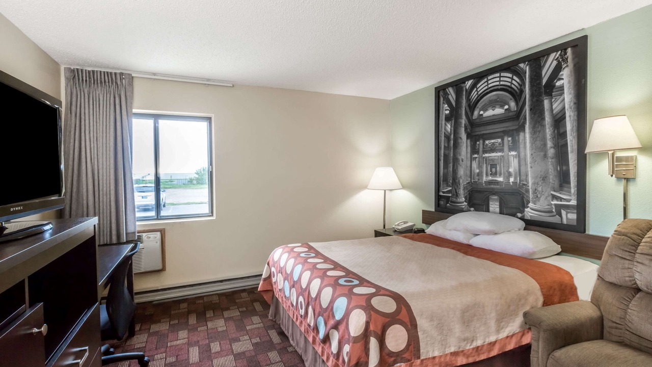 Photo of Bedroom in Luverne