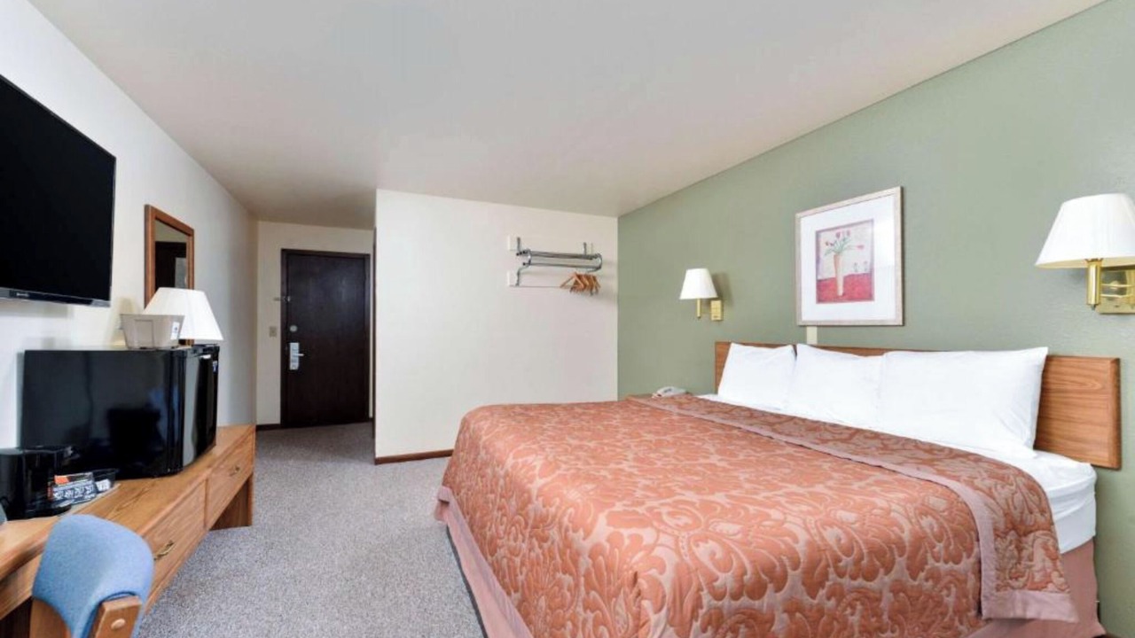 Photo of Bedroom in Staples