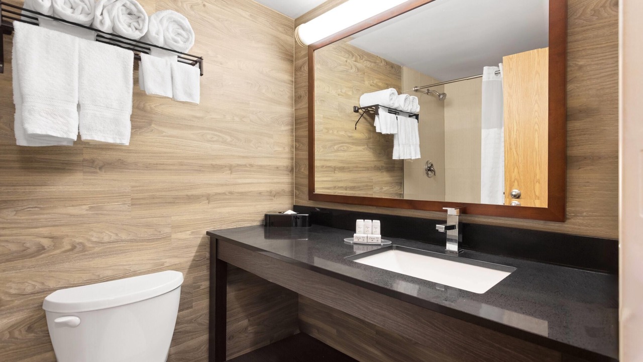 Photo of Bathroom in Lindsay