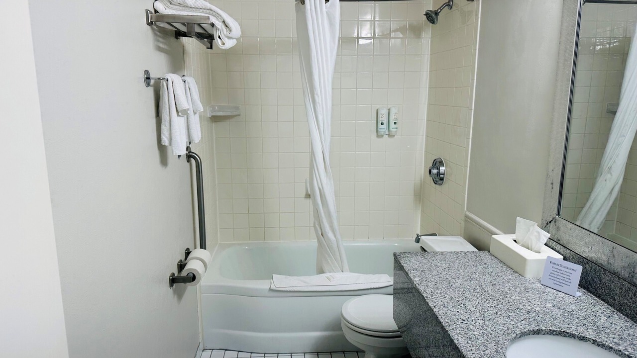Photo of Bathroom in Point Edward